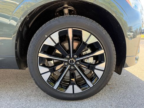 New 2026 Volvo XC60 B5 Plus w/ Climate Package image 7