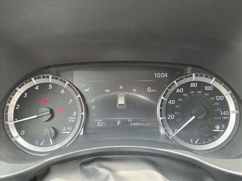 Used 2025 Toyota Highlander LE FWD image 11