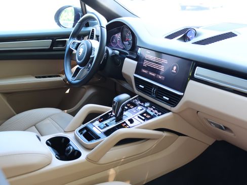 Used 2023 Porsche Cayenne Platinum Edition AWD/4WD image 38