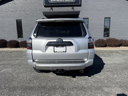 Used 2017 Toyota 4Runner TRD Off-Road Premium image 5