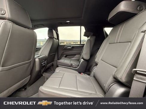 New 2025 Chevrolet Suburban Premier AWD/4WD image 32