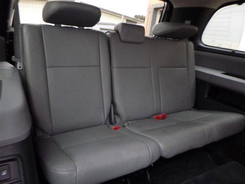 Used 2014 Toyota Sequoia Platinum image 8