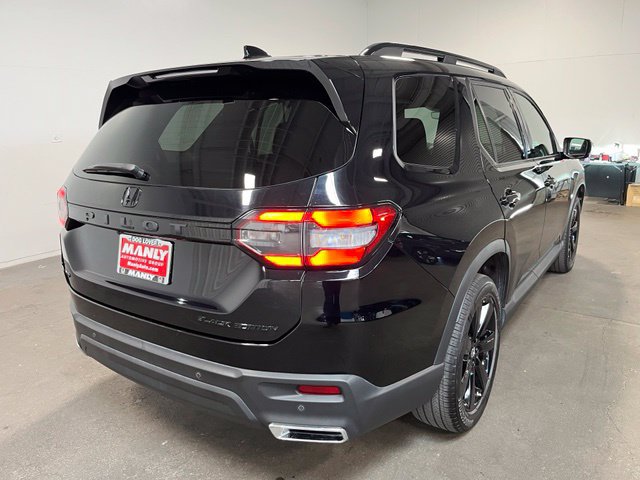 Used 2025 Honda Pilot Black Edition image 3