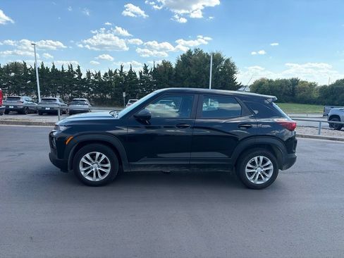Used 2023 Chevrolet TrailBlazer LS FWD image 3