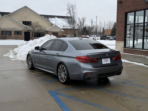 Used 2018 BMW M550i xDrive w/ Driving Assistance Package image 9