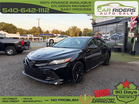 Used 2019 Toyota Camry LE FWD image 1
