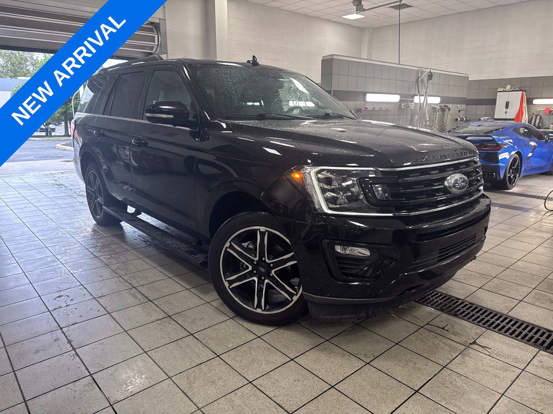 Used 2021 Ford Expedition Limited AWD/4WD image 1