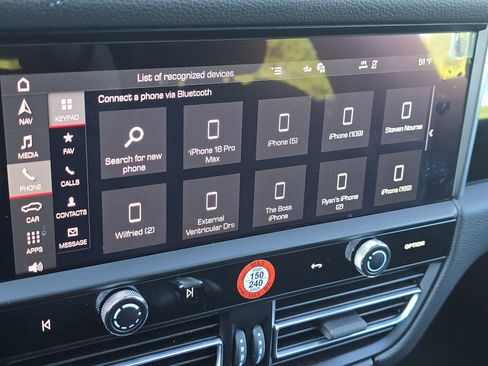 Certified 2025 Porsche Macan image 22