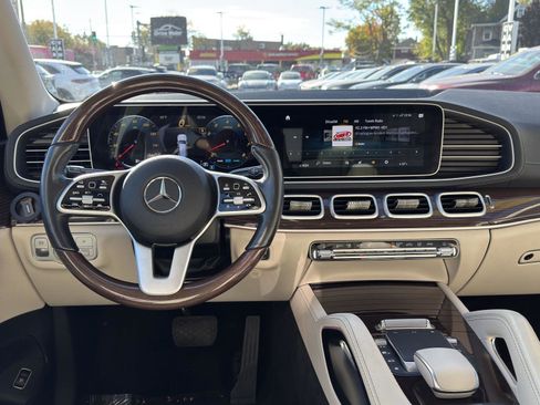 Used 2021 Mercedes-Benz GLS 450 4MATIC image 36