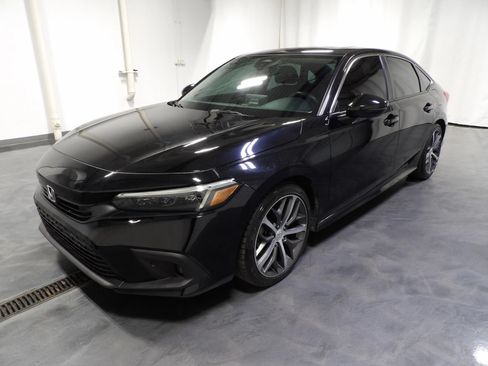 Used 2022 Honda Civic Touring image 3