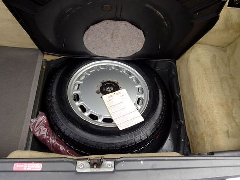 Used 1988 Mercedes-Benz 560 SL image 27