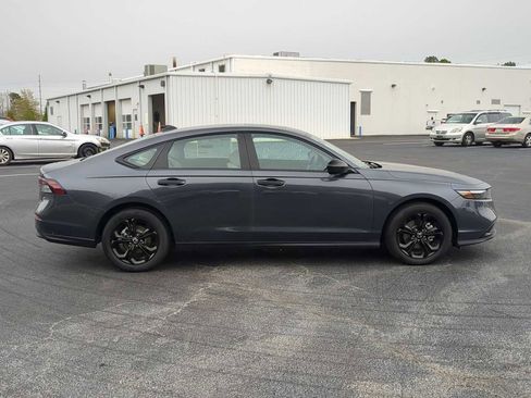 New 2025 Honda Accord SE image 9