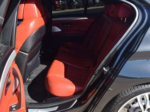 Used 2013 BMW M5 image 10