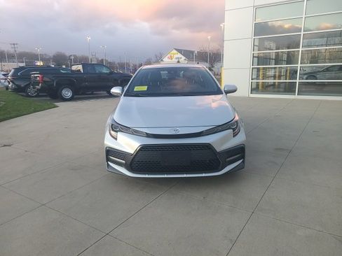 Used 2020 Toyota Corolla XSE image 2