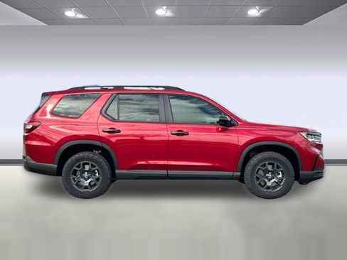 New 2025 Honda Pilot TrailSport image 7