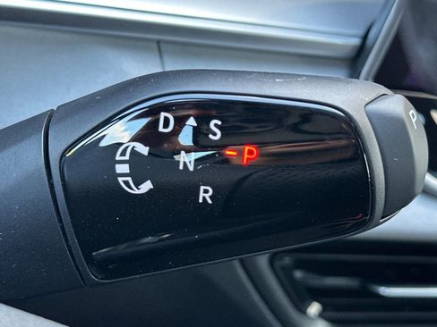 New 2026 Volkswagen Tiguan SE R-Line FWD image 19