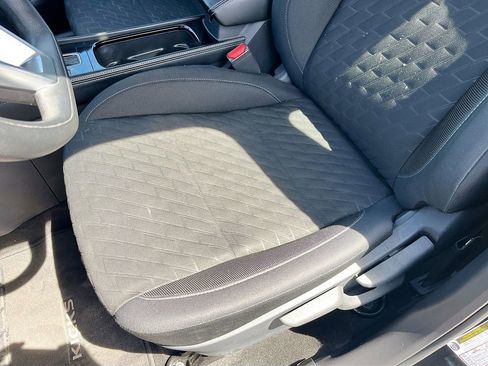 Used 2023 Nissan Kicks SV w/ Interior Electronics Package FWD image 17