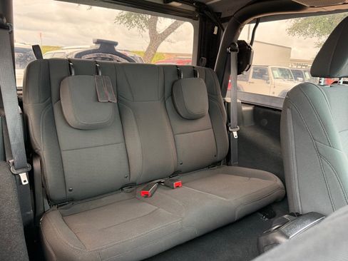 Used 2022 Jeep Wrangler Sport AWD/4WD image 23