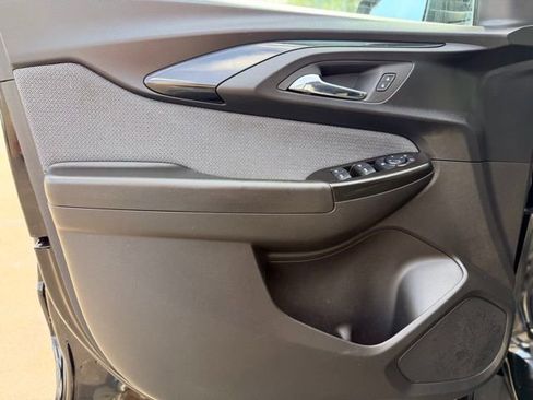 Certified 2023 Chevrolet TrailBlazer LT w/ Convenience Package image 19