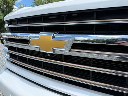 Used 2020 Chevrolet Silverado 2500 High Country w/ Z71 Off-Road Package AWD/4WD image 9