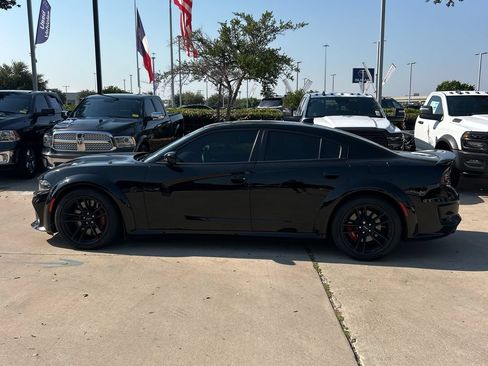 Used 2022 Dodge Charger SRT Hellcat w/ Harman/Kardon Audio Group RWD image 2