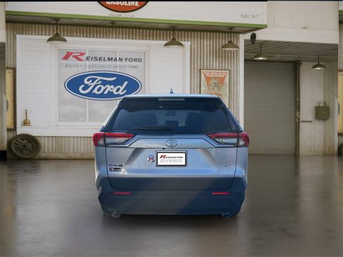 Used 2023 Toyota RAV4 LE image 5