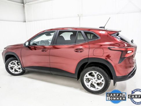 Used 2025 Chevrolet Trax LS w/ LS Convenience Package image 7