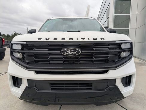 New 2026 Ford Expedition Max Platinum image 9