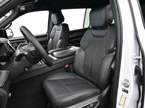 New 2026 Jeep Grand Wagoneer L Limited image 10