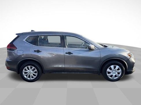 Used 2018 Nissan Rogue S FWD image 4