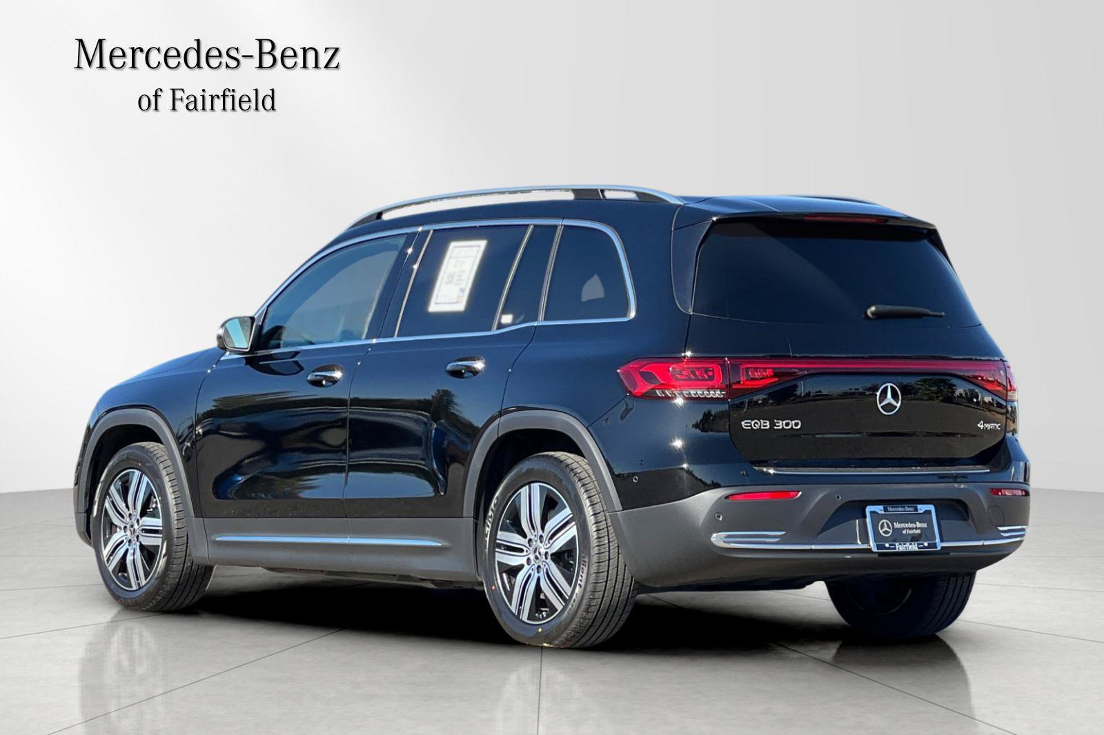 Used 2023 Mercedes-Benz EQB 300 4MATIC image 6