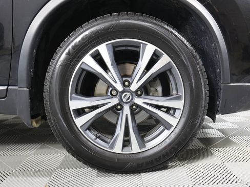 Used 2017 Nissan Rogue SL image 6