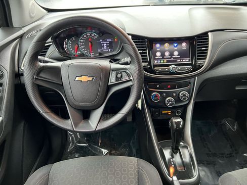 Used 2020 Chevrolet Trax LS AWD/4WD image 16