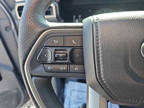 Used 2025 Toyota 4Runner SR5 AWD/4WD image 14