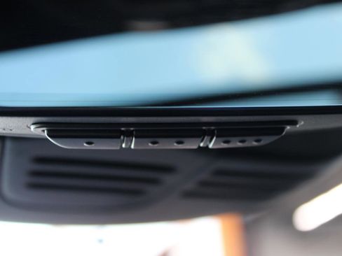 Used 2019 Volvo XC40 T5 R-Design image 35