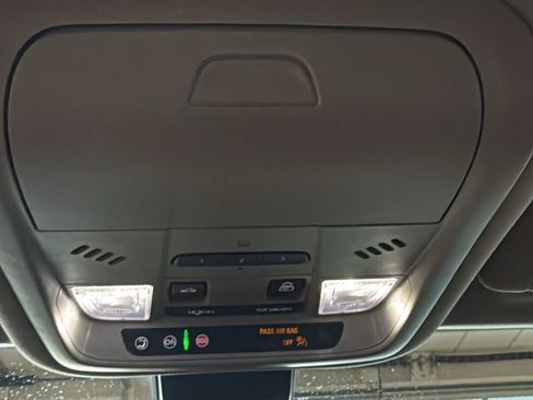 Used 2022 GMC Terrain SLT w/ Infotainment Package II image 37