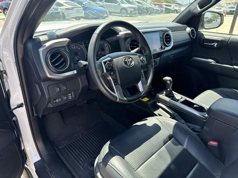 Used 2023 Toyota Tacoma Limited AWD/4WD image 10