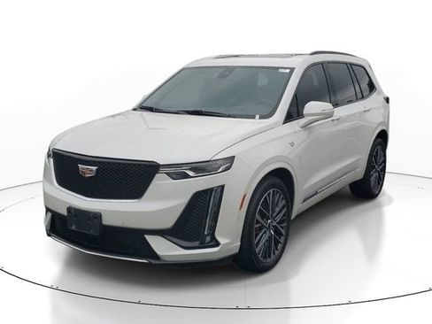 Certified 2022 Cadillac XT6 Sport w/ Technology Package AWD/4WD image 2