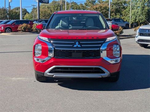 New 2025 Mitsubishi Outlander SE image 8