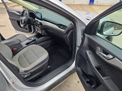 Used 2020 Ford Escape SE image 13