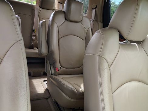 Used 2009 Saturn Outlook XR w/ Convenience Package image 18