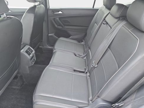 Used 2021 Volkswagen Tiguan SE R-Line FWD image 18