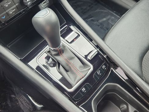 Used 2024 Jeep Compass Trailhawk image 10