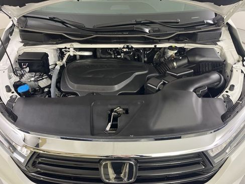 Used 2024 Honda Odyssey Elite image 9
