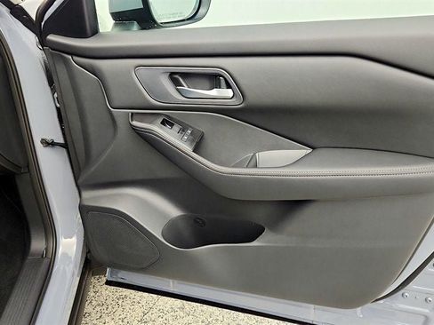 Used 2026 Nissan Rogue SV FWD image 23