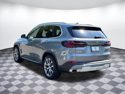 Used 2025 BMW X5 xDrive40i AWD/4WD image 3