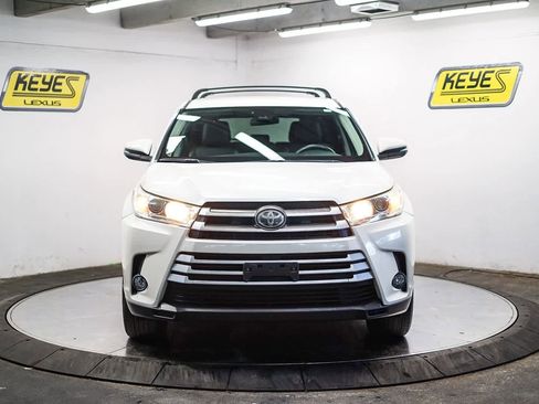 Used 2017 Toyota Highlander Plus w/ Carpet Mat Package image 6