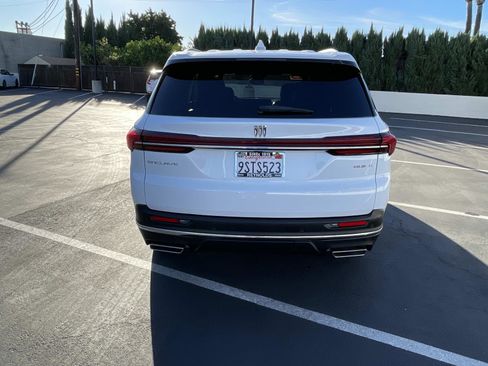 Used 2025 Buick Enclave Preferred image 6