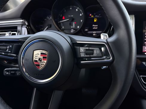 Used 2025 Porsche Macan Turbo AWD/4WD image 10