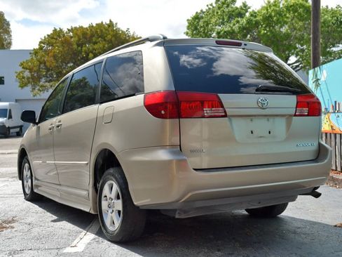 Used 2005 Toyota Sienna LE w/ Assistance Pkg 2 FWD image 12